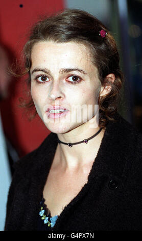 Die Schauspielerin Helena Bonham Carter bei der britischen Filmpremiere von John Malkovichs Zeit im Londoner Kensington Odeon. Stockfoto