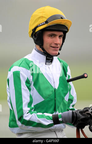 Pferderennen - John Smith's Raceday - Sedgefield Racecourse. Jockey John Kington Stockfoto