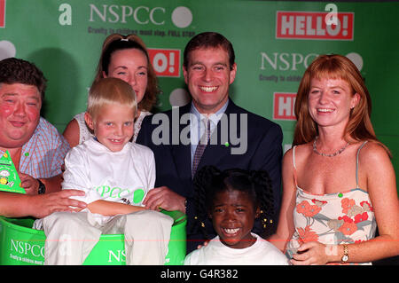 Der Duke of York nahm an einer Pressekonferenz im Trocadero Center, London, mit Heart FM DJ Jono (Jonathan Coleman, links) und Eastenders Schauspielerin Patsy Palmer (R) Teil, um auf die NSPCC Full Stop Kampagne aufmerksam zu machen, um die Grausamkeit gegenüber Kindern zu beenden. Stockfoto