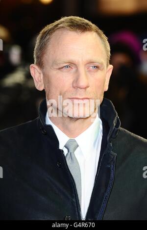 Daniel Craig bei der Weltpremiere von The Girl with the Dragon Tattoo, in Odeon, Leicester Square, London. Stockfoto