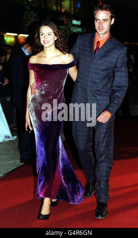 TV-Moderator Jamie Theakston und seine Freundin Beverly Turner kommen zur Elle Style Awards Zeremonie, die im Home Nachtclub, Leicester Square, London, stattfindet. Stockfoto