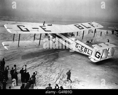 Die Imperial Airways 'City of Glasgow', ein Armstrong Whitworth Argosy, verlässt das neue Croydon Aerodrome nach Karachi, Indien. Stockfoto