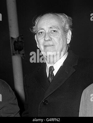 Lord Bradwell, besser bekannt als Journalist und Parlamentsabgeordneter Tom Driberg, der im St. Mary's Hospital, Paddington, West London, starb, nachdem er sich in einem Taxi zusammengetan hatte. Stockfoto