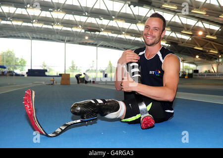 Leichtathletik - Oscar Pistorius Feature - Lee Valley Athletics Center. Oscar Pistorius während einer Trainingseinheit im Lee Valley Athletics Center Stockfoto