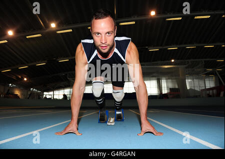 Leichtathletik - Oscar Pistorius Feature - Lee Valley Athletics Center. Oscar Pistorius während einer Trainingseinheit im Lee Valley Athletics Center Stockfoto