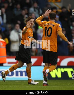 Stephen Hunt von Wolverhampton Wanderers (links) feiert mit seinem Teamkollegen Steven Fletcher (rechts), nachdem er das erste Tor aus der erzielte Strafpunkt Stockfoto