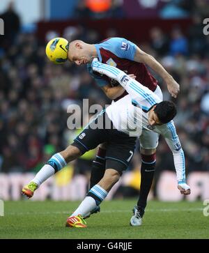 Fußball - Barclays Premier League - Aston Villa V Liverpool - Villa Park Stockfoto