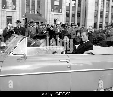 Prinzessin Elizabeth und der Herzog von Edinburgh in Vancouver, während ihrer Kanada-Tournee. Stockfoto