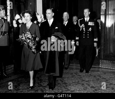 Prinzessin Elizabeth und der Herzog von Edinburgh während ihrer Tour durch Kanada. Stockfoto