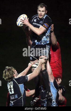 Rugby Union - RaboDirect PRO12 - Glasgow Warriors / Edinburgh Rugby - Firhill. Al Kellock von Glasgow Warriors war während des Spiels der RaboDirect PRO12 League im Firhill Stadium, Glasgow, in der Line-Out. Stockfoto