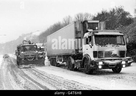 Winterwetter - Schneepflug - Folkestone Stockfoto