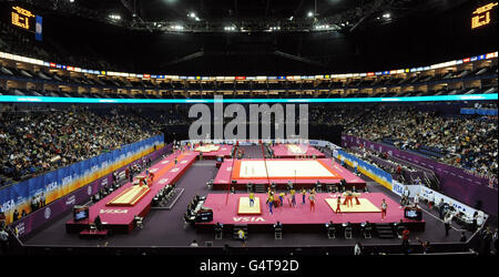 Gymnastik - Visa Internationale Gymnastik - Erster Tag - North Greenwich Arena. Gesamtansicht der North Greenwich Arena, London. Stockfoto