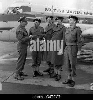 Fernsehen - "Armee-Spiel" - Gatwick Flughafen Stockfoto