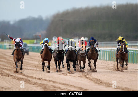 Pferderennen - Southwell Racecourse. Aktion aus dem totequadpot Handicap Stockfoto