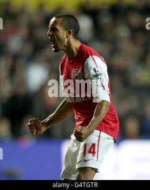 Fußball - Barclays Premier League - Swansea City / Arsenal - Liberty Stadium. Theo Walcott von Arsenal feiert das zweite Tor seines Spielers Stockfoto