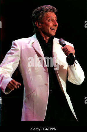 Barry Manilow Wembley. Barry Manilow bei einem Konzert im Wembley Stadium. Stockfoto