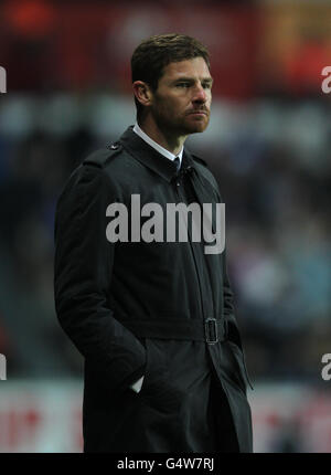 Fußball - Barclays Premier League - Swansea City / Chelsea - Liberty Stadium. Chelseas Manager Andre Villas-Boas auf der Touchline Stockfoto