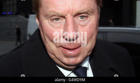 Harry Redknapp, Manager von Tottenham Hotspur, kommt am Southwark Crown Court in London an, wo er wegen Steuerhinterziehung angeklagt wird. Stockfoto