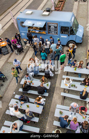 Feinschmeckerfest, LKW Feinschmeckerfest auf Zeche Zollverein, Essen, Deutschland, viele verschiedene Arten der Zubereitung von Speisen in mobile LKW Stockfoto
