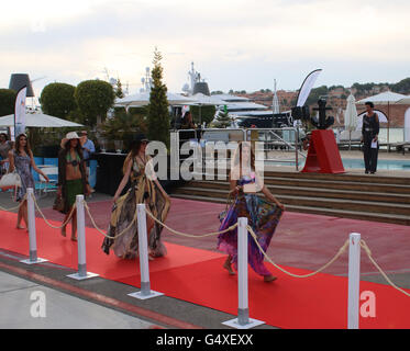 End Event Fashion parade - Best of Yachting - Port Adriano - 10., 11., 12. Juni 2016 - Philippe Starck entworfen, Port Adriano Stockfoto