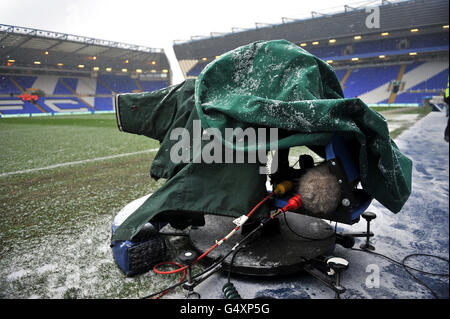 Fußball - npower Football League Championship - Birmingham City / Southampton - St Andrews. Eine überdachte Fernsehkamera auf der Seite des Platzes Stockfoto