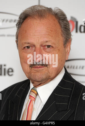 Peter Bowles nimmt an den Oldie of the Year Awards in Simpson's-in-the-Strand, London, Teil. PRESSEVERBAND Foto Dienstag, 7. Februar 2011. Bildnachweis sollte lauten: Anthony Devlin/PA Stockfoto