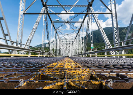 USA, Oregon, Pacific Crest Trail, über die Brücke auf dem Pacific Crest Trail Stockfoto