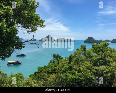 Auf Ko Samui, Ko Samui, Surat Thani, Thailand viele Inseln umgeben von türkisfarbenem Wasser Stockfoto
