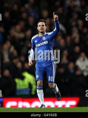 Fußball - Barclays Premier League - Chelsea / Manchester United - Stamford Bridge. Der Chelsea-Spieler Juan Mata feiert, nachdem er das zweite Tor seines Mannschaftsspiels erzielt hat Stockfoto