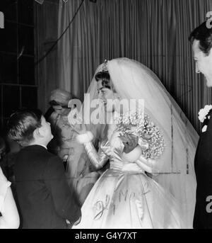Royalty - Lady Pamela Mountbatten Hochzeit - Romsey Abbey, Hampshire Stockfoto