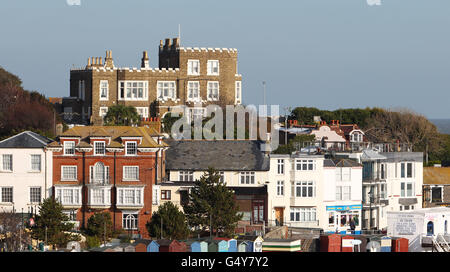 Ein allgemeiner Blick auf Bleak House in Broadstairs, Kent, auf den 200. Jahrestag der Geburt von Charles Dickens. Stockfoto