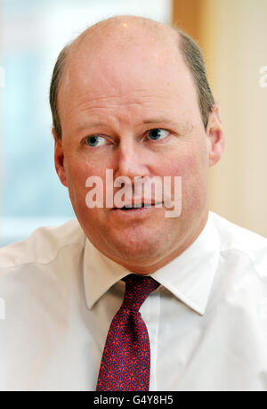 Stephen Hester, Vorsitzender der Royal Bank of Scotland, spricht mit Journalisten in seinem Büro in der City of London über seine jüngste Entscheidung, seinen jährlichen Unternehmensbonus nicht anzunehmen. Stockfoto