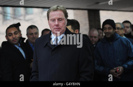 Tottenham Hotspur Manager Harry Redknapp verlässt das Southwark Crown Court in London, nachdem er von der Übernahme von Bungs in einem Offshore-Steuerausweichen befreit wurde. Stockfoto