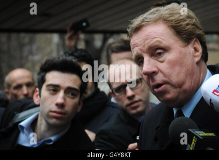 Tottenham Hotspur Manager Harry Redknapp verlässt das Southwark Crown Court in London, nachdem er von der Übernahme von Bungs in einem Offshore-Steuerausweichen befreit wurde. Stockfoto