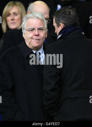 Bill Kenwright (links), Vorsitzender von Everton, und Robert, Chief Executive Officer Elstone in den Tribünen Stockfoto