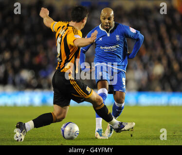 Fußball - npower Football League Championship - Birmingham City / Hull City - St Andrews. Marlon King von Birmingham City (rechts) und James Chester von Hull City (links) kämpfen um den Ball Stockfoto