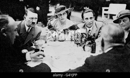 Hitler + Goebbels Stockfoto