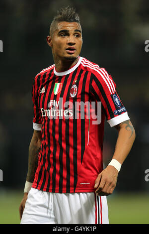 Fußball - UEFA Champions League - 16. Runde - Erstes Teilstück - AC Mailand / Arsenal - Stadio Giuseppe Meazza. Kevin-Prince Boateng, AC Mailand Stockfoto