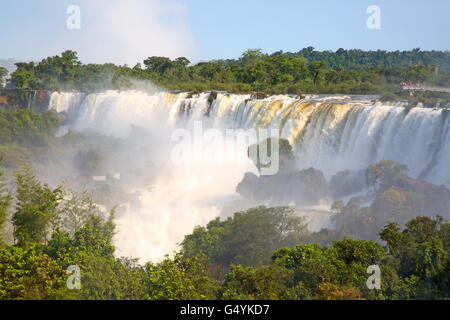 Berühmten Iguazu-Wasserfälle an der Grenze zwischen Argentinien und Brasilien Stockfoto