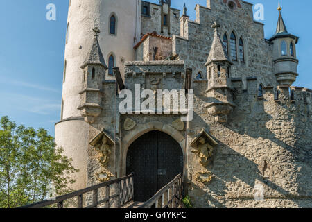 Schloss Lichtenstein – Closeup Eingangstor und Zugbrücke Stockfoto