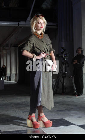 Einzigartige Front Row - London Fashionweek Stockfoto