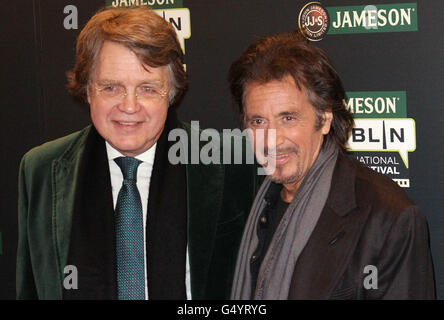 Oscar Wildes Enkel Merlin Holland und Al Pacino besuchen das Filmfestival Jameson Dublin, das Wilde Salome im Savoy Cinema zeigt. Stockfoto