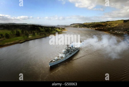 HMS Liverpool segelt auf den River Clyde Stockfoto