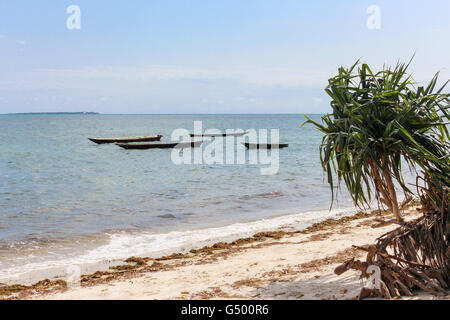 Tanzania, Zanzibar, Pemba Island, einsamen Strand, Boot, verlassenen Strand von Pemba Island Stockfoto