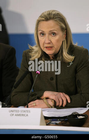 Die US-Außenministerin Hillary Rodham Clinton hat während der Londoner Konferenz zu Somalia im Lancaster House in London eine Rede abgehalten. Stockfoto