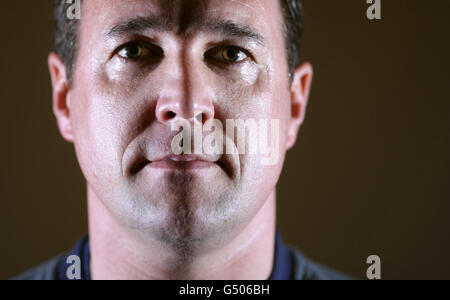 Fußball - Carling Cup Final Preview - Cardiff City Media Day - Ballery Resort. Cardiff City Manager Malky Mackay während eines Medientages im Val Resort, Hensol. Stockfoto