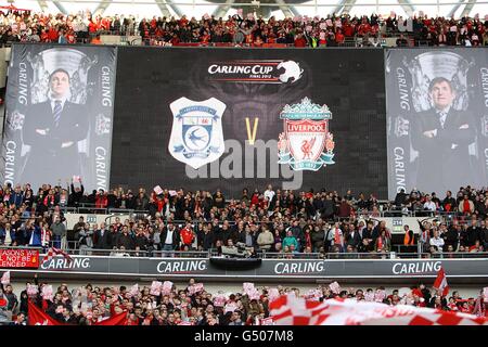 Fußball - Carling Cup - Finale - Cardiff City / Liverpool - Wembley Stadium. Liverpool Fans auf den Tribünen Stockfoto