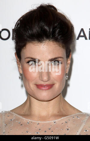 Idina Menzel kommt zur Elton John AIDS Foundation Academy Awards Viewing Party im West Hollywood Park in Los Angeles, USA. Am Sonntag, 26. Februar 2012. () Stockfoto