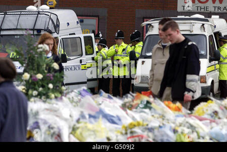 Leeds V Galatasaray Polizei Stockfoto