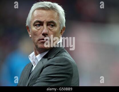 Fußball - International freundlich - England gegen Niederlande - Wembley Stadium. Bert Van Marwijk von Holland vor dem Start Stockfoto